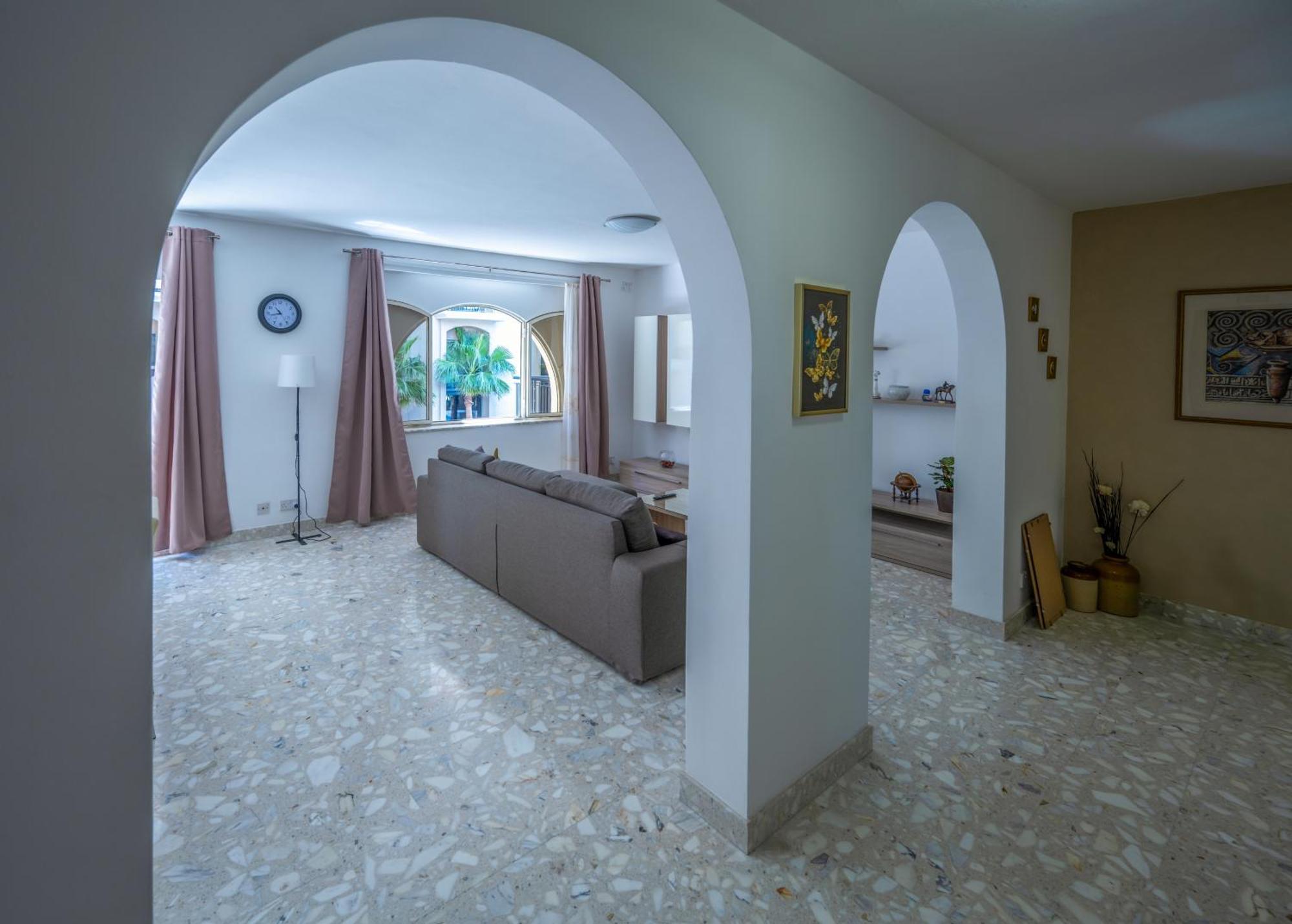 Spacious 3 Bedroom Apartment In The Heart Of St Julians San Ġiljan Extérieur photo