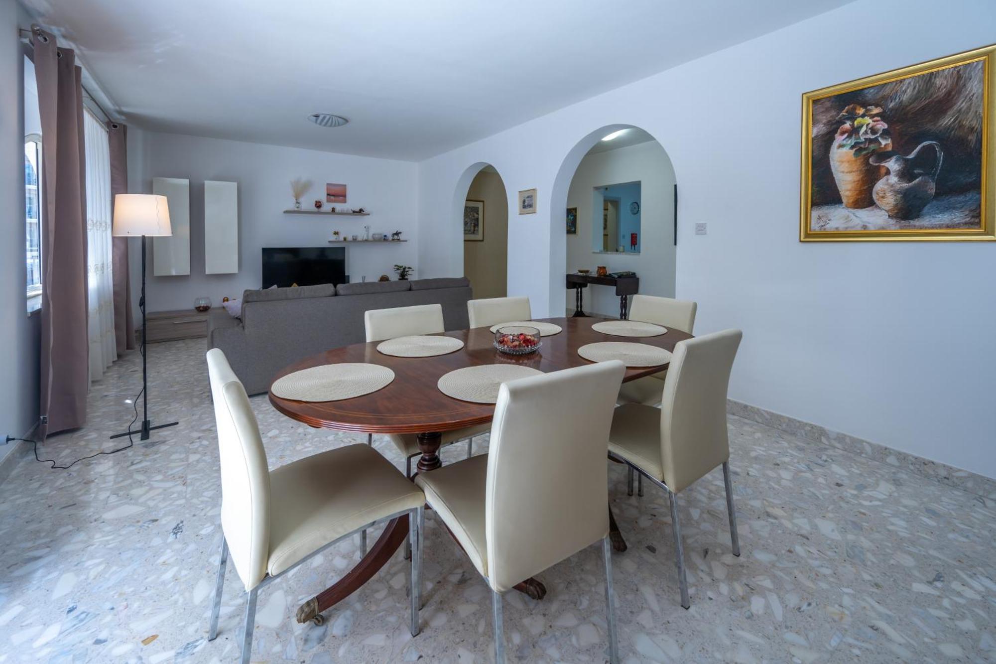 Spacious 3 Bedroom Apartment In The Heart Of St Julians San Ġiljan Extérieur photo