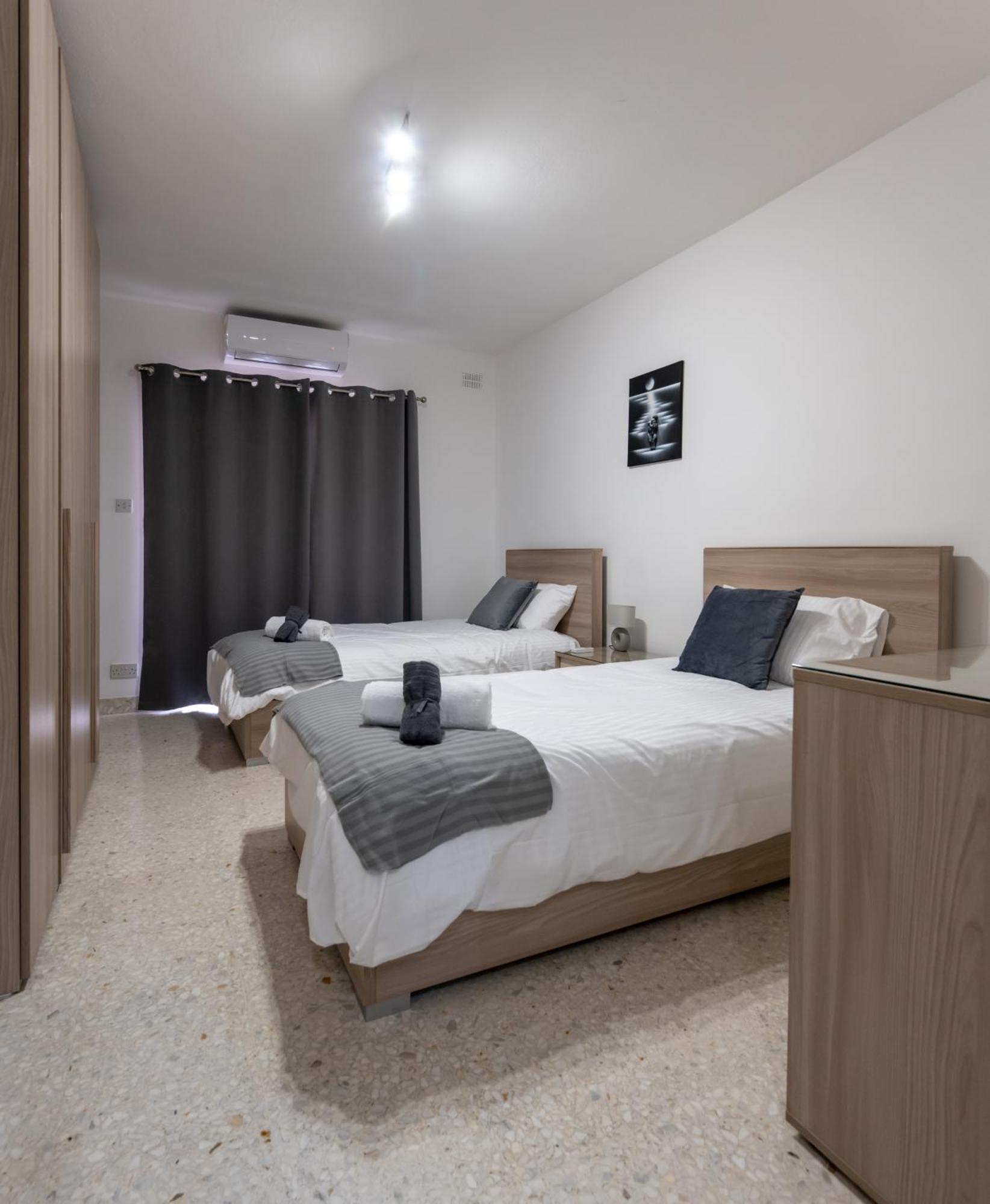 Spacious 3 Bedroom Apartment In The Heart Of St Julians San Ġiljan Extérieur photo