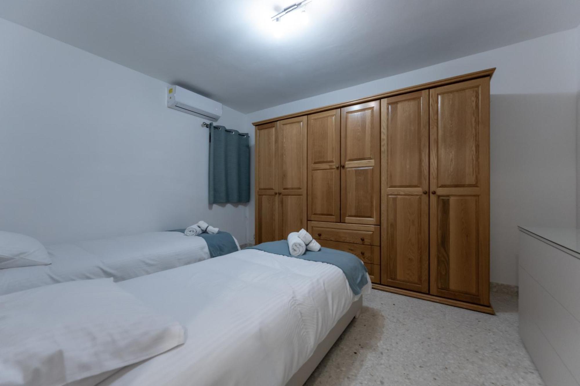 Spacious 3 Bedroom Apartment In The Heart Of St Julians San Ġiljan Extérieur photo