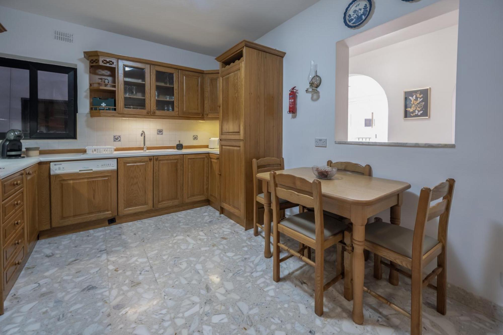 Spacious 3 Bedroom Apartment In The Heart Of St Julians San Ġiljan Extérieur photo