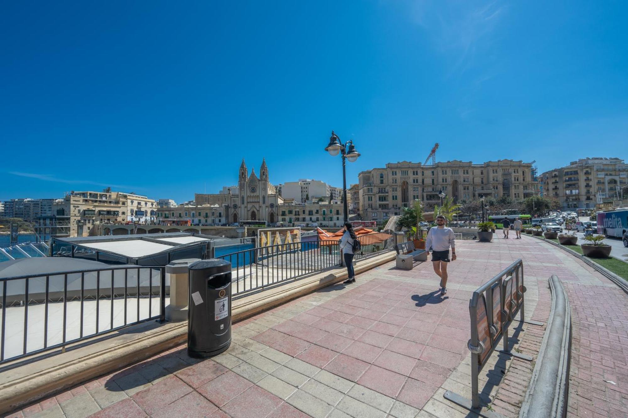 Spacious 3 Bedroom Apartment In The Heart Of St Julians San Ġiljan Extérieur photo